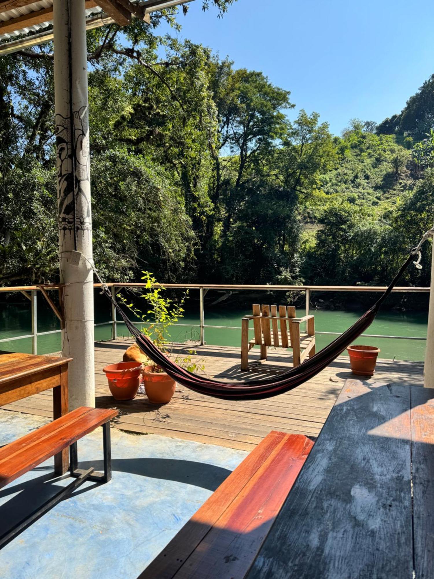 Pachamaya River Hostel Lanquín Eksteriør bilde