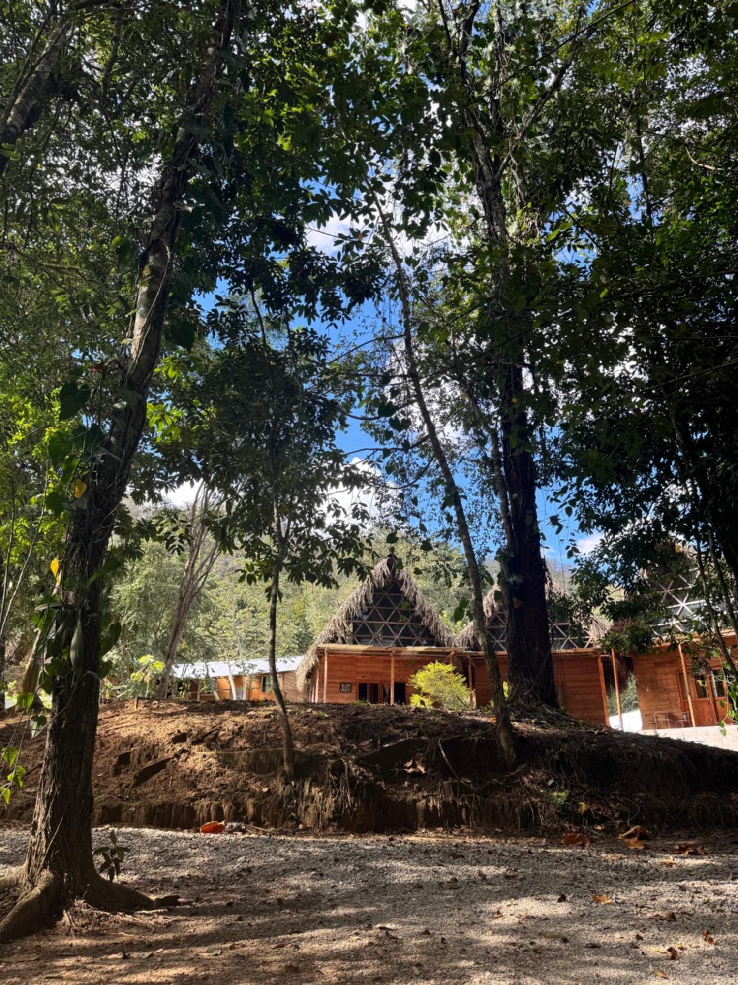 Pachamaya River Hostel Lanquín Eksteriør bilde